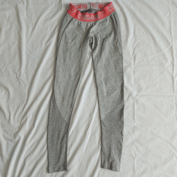 Gymshark Dry womens xs leggings in gray and pink